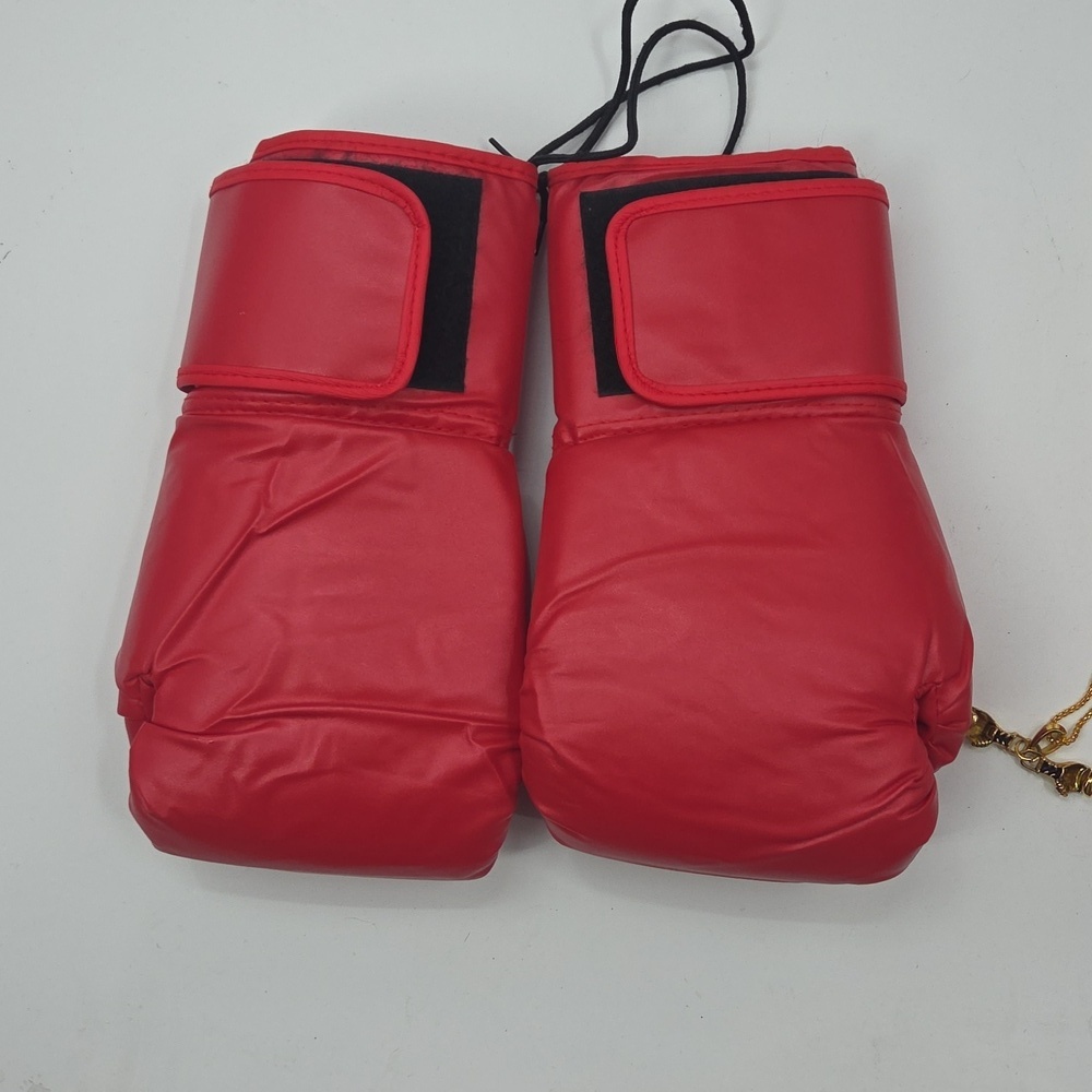 Rocky Red and White Boxing Set with Accesories - Picture 13 of 16